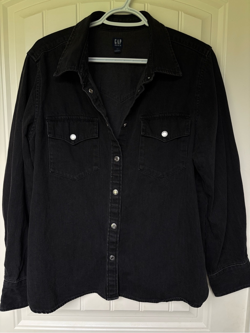GAP Black Snap-Front Denim Shirt Jacket